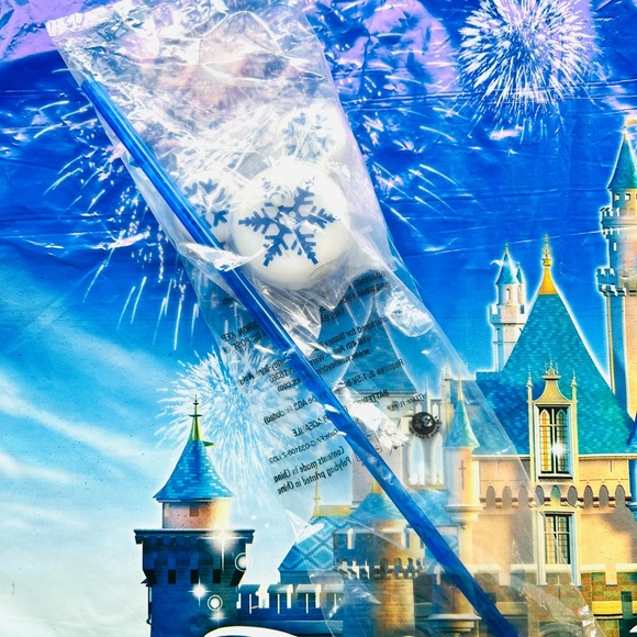 Disney Parks Mickey Holiday Light up Multicolor Bottle Straw Topper - Picture 3 of 8